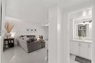 5001 Collins Ave, Miami Beach, FL 33140 - Photo 10