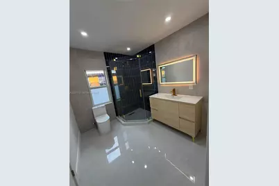 2426 NW 43rd St, Miami, FL 33142 - Photo 14