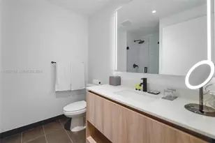 398 NE 5th St, Miami, FL 33132 - Photo 14
