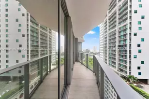 77 SE 5th, Miami, FL 33131 - Photo 12