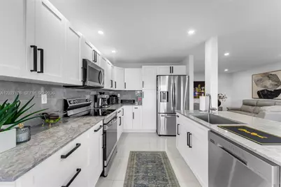 1350 SW 122nd Ave #415, Miami, FL 33184 - Photo 8