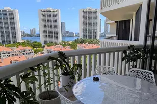 2000 Island Blvd, Aventura, FL 33160 - Photo 12