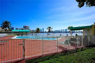 2910 Point E Dr, Aventura, FL 33160 - Photo 18