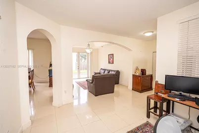 14372 NW 83rd Ave, Miami Lakes, FL 33016 - Photo 6