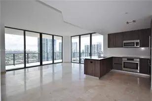 68 SE 6th St, Miami, FL 33131 - Photo 2