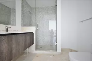 68 SE 6th St, Miami, FL 33131 - Photo 10
