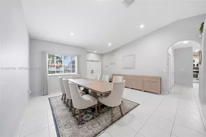 8883 NW 176th St, Hialeah, FL 33018 - Photo 4