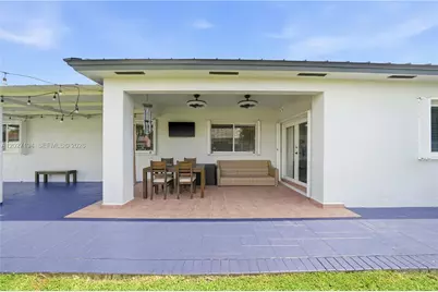 8883 NW 176th St, Hialeah, FL 33018 - Photo 32