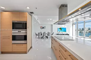 17301 Biscayne Blvd, North Miami Beach, FL 33160 - Photo 10