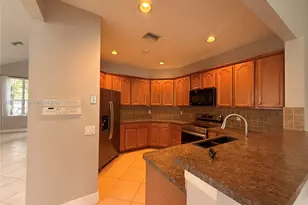 300 Cameron Dr, Weston, FL 33326 - Photo 8