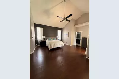 300 Cameron Dr, Weston, FL 33326 - Photo 4