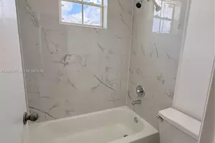 300 Cameron Dr, Weston, FL 33326 - Photo 34