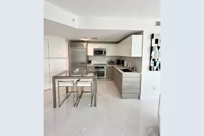 1300 Brickell Bay Dr #3101, Miami, FL 33131 - Photo 4