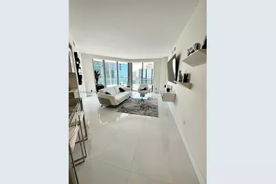 1300 Brickell Bay Dr #3101, Miami, FL 33131 - Photo 2