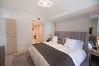 1000 Brickell Plz #3705, Miami, FL 33131 - Photo 20