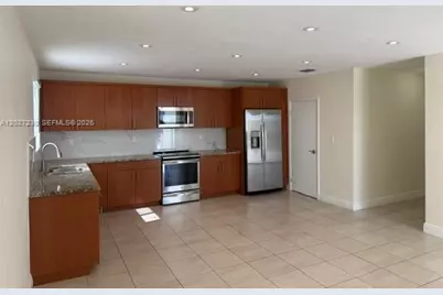 10245 SW 68th St #10245, Miami, FL 33173 - Photo 2