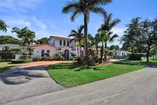 1534 Palancia Ave, Coral Gables, FL 33146 - Photo 2