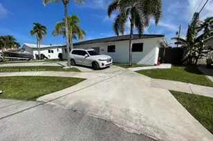 1252 Coral Ln, Hollywood, FL 33019 - Photo 2