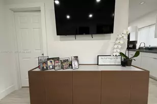 6825 NW 5th Ct, Miami, FL 33150 - Photo 10