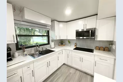 1502 NW 90th Way #1502, Pembroke Pines, FL 33024 - Photo 4