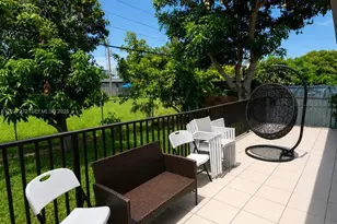 1101 NE 2nd St, Hallandale Beach, FL 33009 - Photo 14