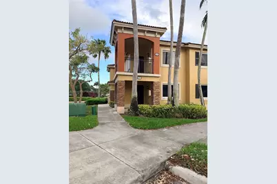 995 NE 34th Ave #201, Homestead, FL 33033 - Photo 2