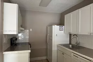 890 SW 129th Pl, Miami, FL 33184 - Photo 2