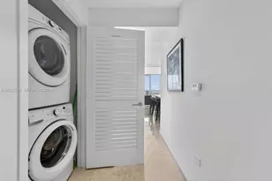 88 SW 7th St, Miami, FL 33130 - Photo 16
