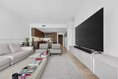 88 SW 7th St #2408, Miami, FL 33130 - Photo 8
