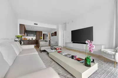 88 SW 7th St #2408, Miami, FL 33130 - Photo 6
