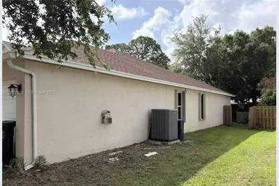 1420 NW Dimperio Ave, Port Saint Lucie, FL 34953 - Photo 4