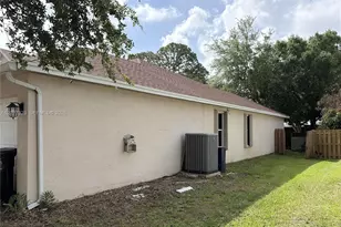 1420 NW Dimperio Ave, Port Saint Lucie, FL 34953 - Photo 4