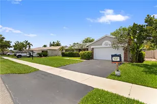 14641 Kirsten Ct, Davie, FL 33325 - Photo 4