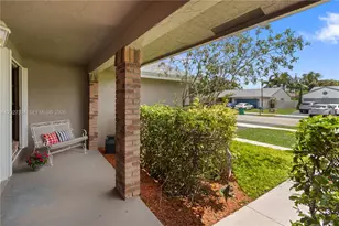 14641 Kirsten Ct, Davie, FL 33325 - Photo 10