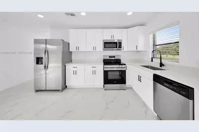 4987 Fairway Ct #4987, Lehigh Acres, FL 33971 - Photo 4