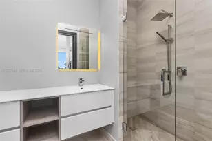 16470 NE 30th Ave, North Miami Beach, FL 33160 - Photo 34