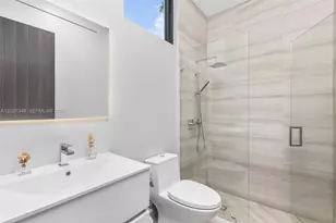 16470 NE 30th Ave, North Miami Beach, FL 33160 - Photo 40