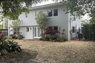 4805 University Dr, Coral Gables, FL 33146 - Photo 1