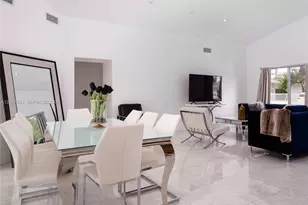 2555 NE 202nd St, Miami, FL 33180 - Photo 4