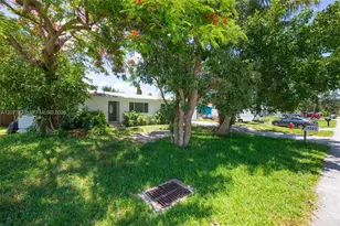 3327 Sapphire Rd, Lake Worth, FL 33462 - Photo 2
