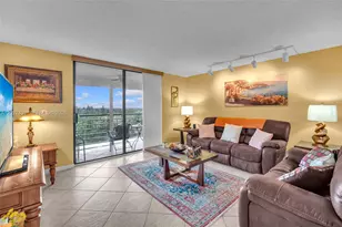 900 St Charles Pl, Pembroke Pines, FL 33026 - Photo 1