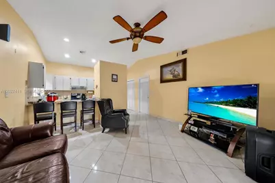 10724 SW 145th Ave, Miami, FL 33186 - Photo 10