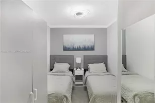 4775 Collins Ave, Miami Beach, FL 33140 - Photo 36