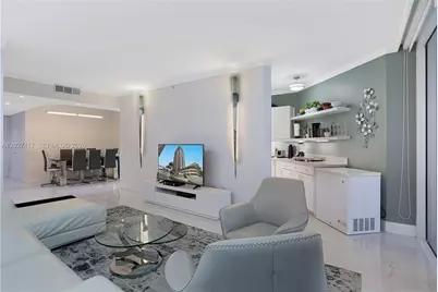 4775 Collins Av #1804, Miami Beach, FL 33140 - Photo 4