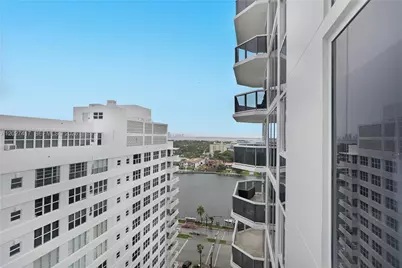 4775 Collins Av #1804, Miami Beach, FL 33140 - Photo 8