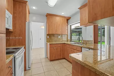 10711 SW 116th Ave, Miami, FL 33176 - Photo 6
