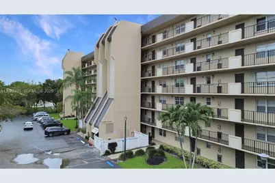 3300 W Rolling Hills Cir #509, Davie, FL 33328 - Photo 2