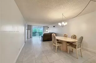 3300 W Rolling Hills Cir, Davie, FL 33328 - Photo 6