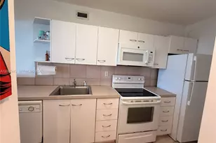 100 Lincoln Rd, Miami Beach, FL 33139 - Photo 10