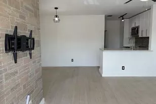 10054 Winding Lake Rd, Sunrise, FL 33351 - Photo 2